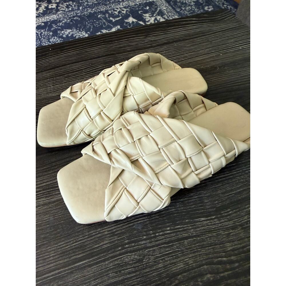 Vince Camuto "Anella" Beige XXL Braided Slide Sandals Sz. 7.5 - Picture 5 of 6